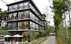 Full House Bed And Breakfast