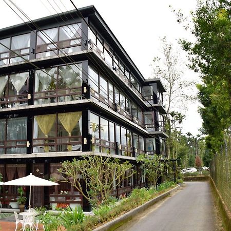 Full House Bed And Breakfast Nantou Exterior photo