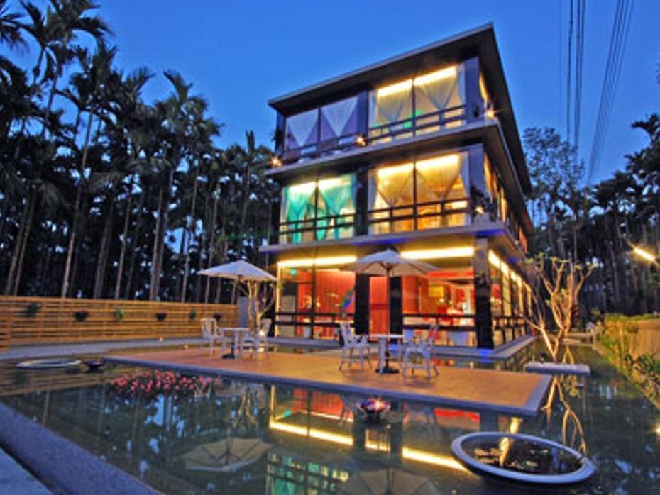 Full House Bed And Breakfast Nantou Exterior photo