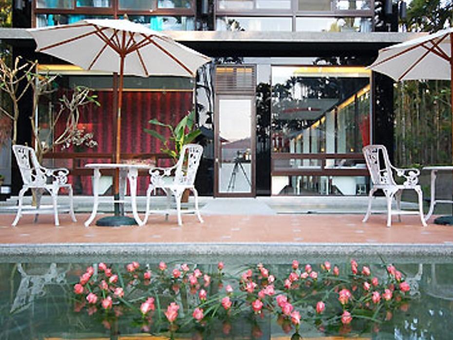 Full House Bed And Breakfast Nantou Exterior photo