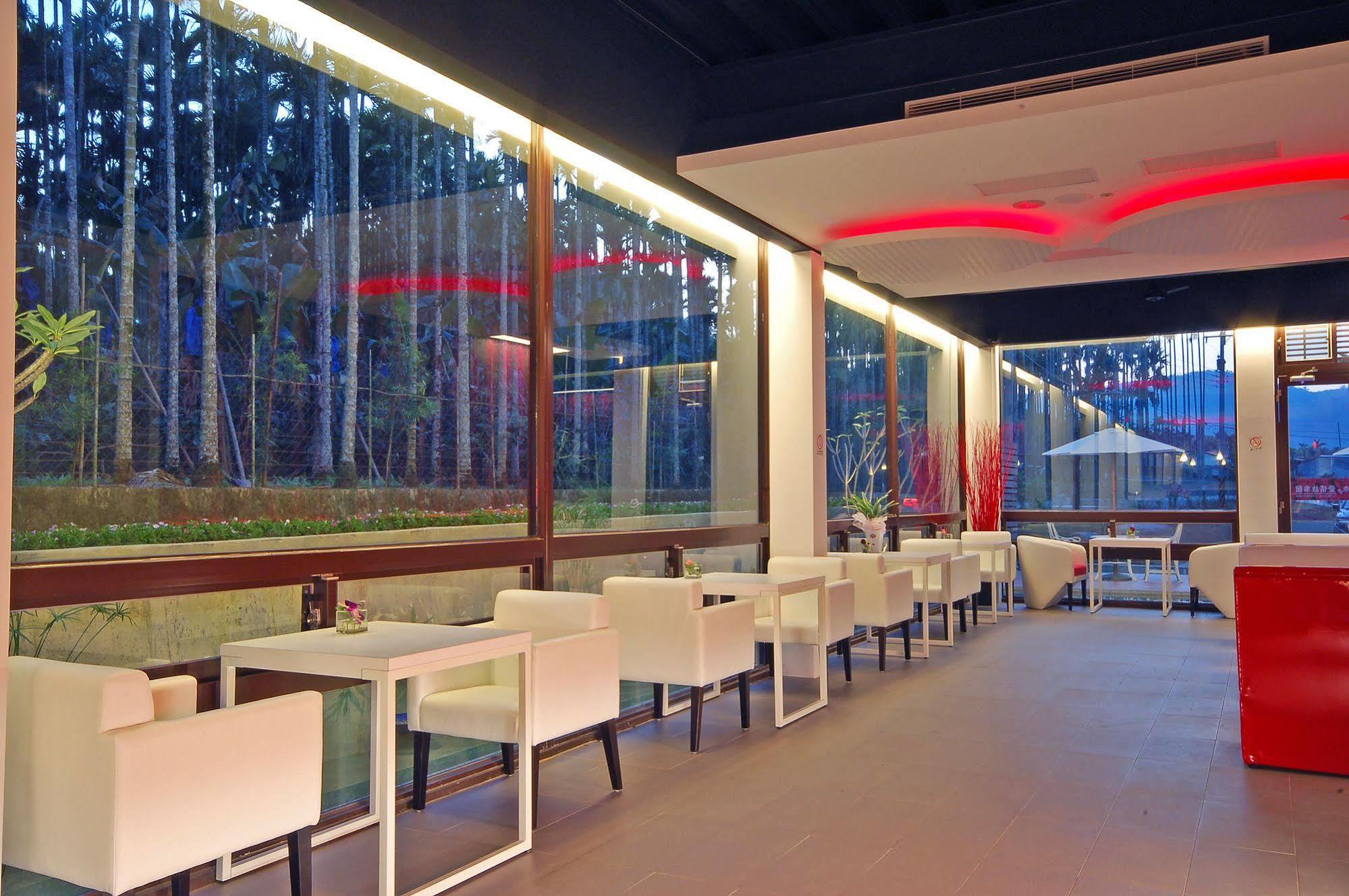 Full House Bed And Breakfast Nantou Exterior photo