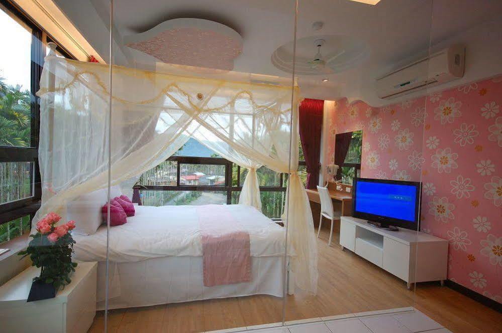 Full House Bed And Breakfast Nantou Exterior photo