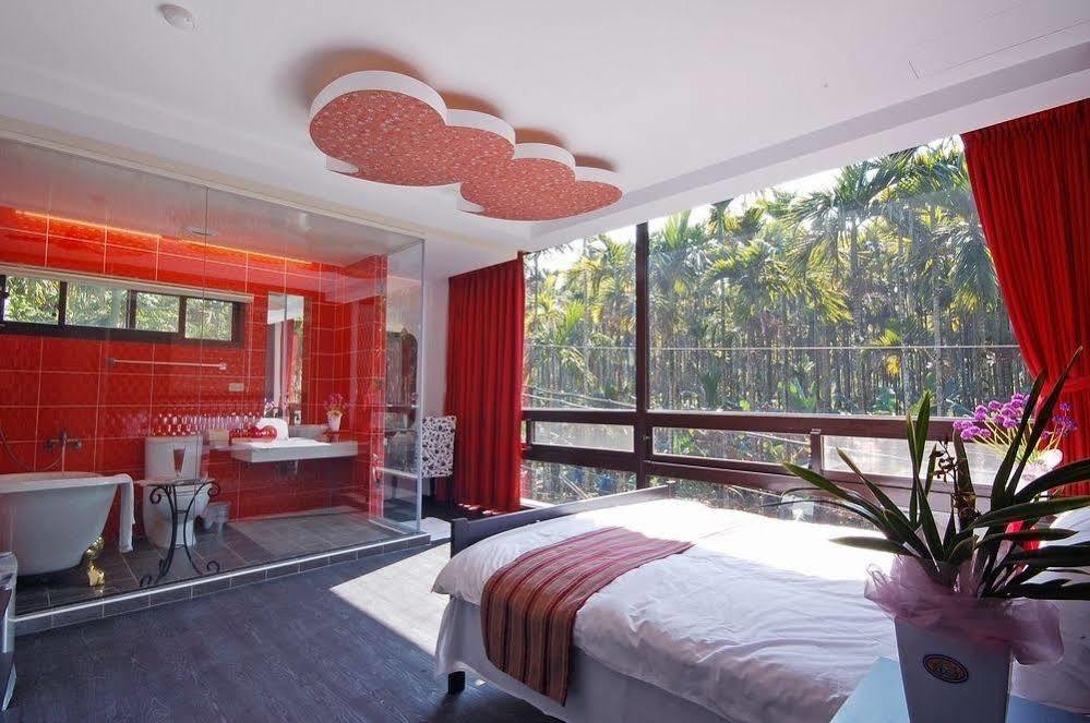 Full House Bed And Breakfast Nantou Exterior photo